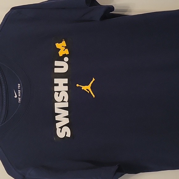 Nike Michigan Basketball Tee~Men's Medium ~Drifit - Picture 2 of 3